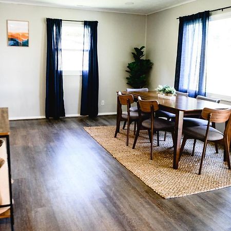 Urban Cottage: Homey & Convenient Huntington Ngoại thất bức ảnh