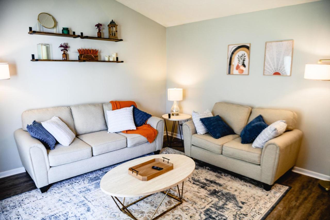 Urban Cottage: Homey & Convenient Huntington Ngoại thất bức ảnh